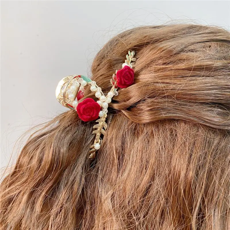 

Элегантная заколка для волос с белой розой для женщин и девушек шикарные заколки для волос с жемчугом шпилька для волос головной убор аксес...