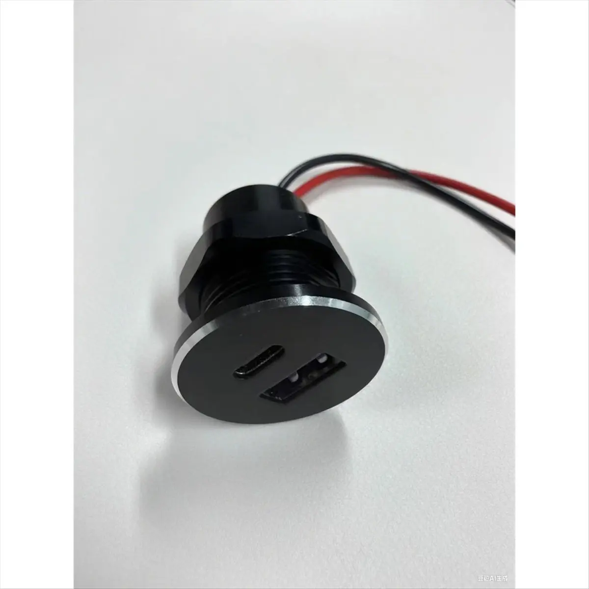 Фото [DTC4] Автомобильное зарядное устройство 12В с USB-выходом, встраиваемое, 30W PD Type-C и 18W QC3.0, алюминиевое, быстрое, для а №5