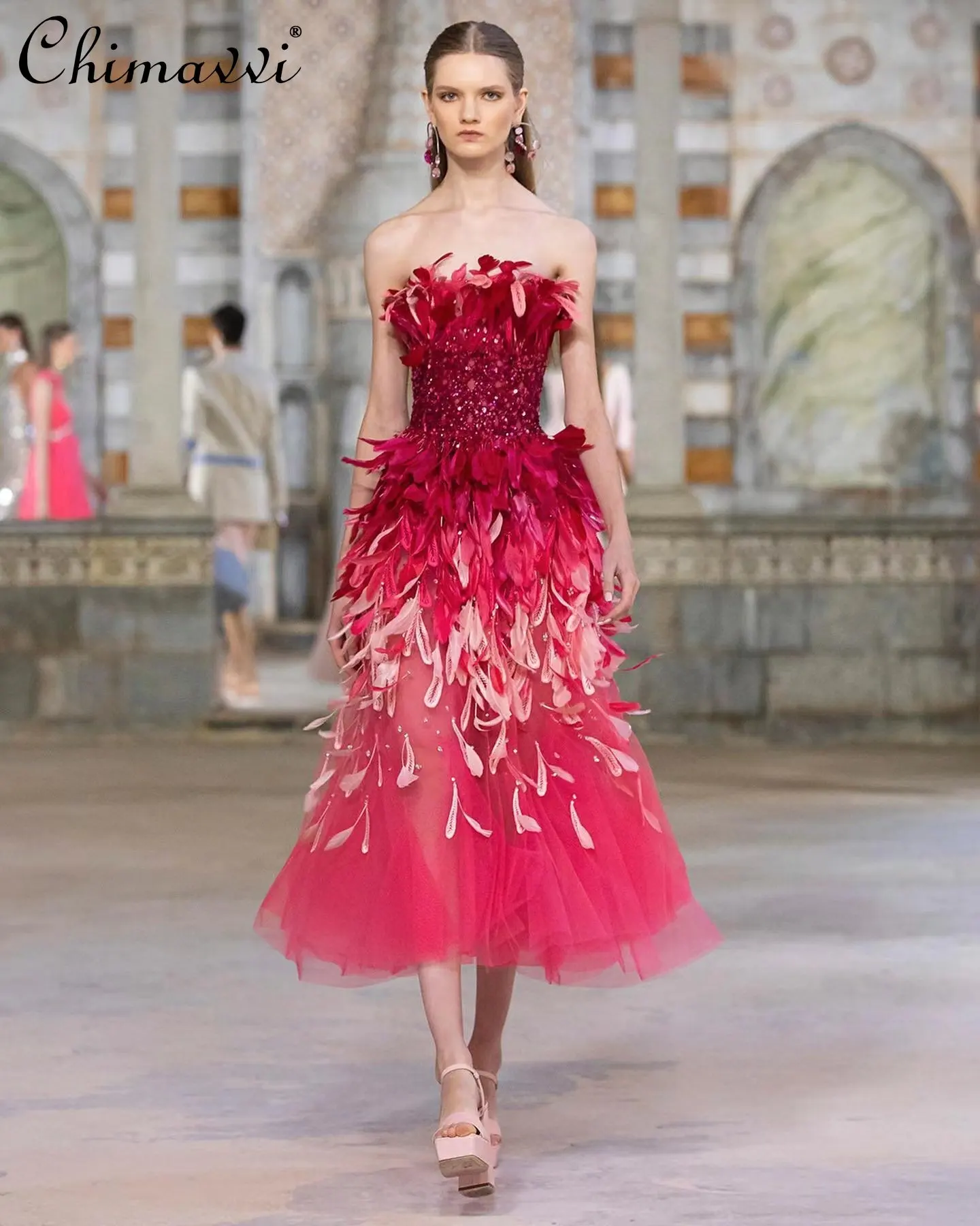 

Luxury Rhinestone Gorgeous Feather Red Tube Top Dress for Women 2023 Spring New Red Carpet Evening Dress Stage Costume Female