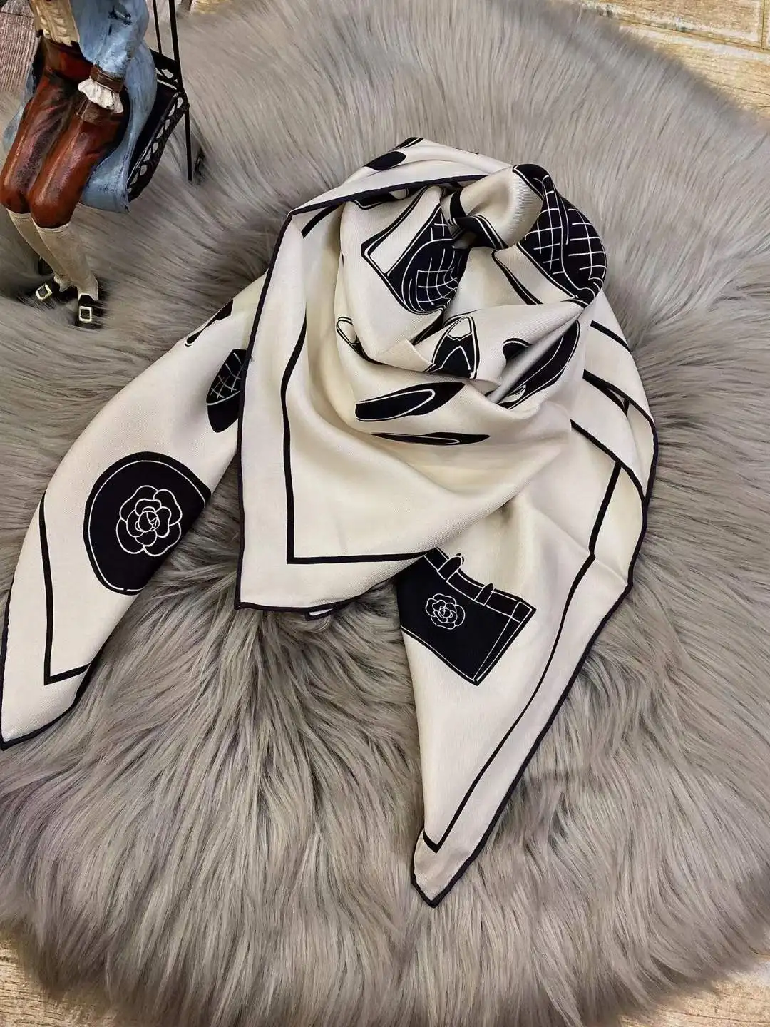 Free Shipping Cha***  Brand Silk Twill Women Square Scarves Luxury Silk Women Bandanna Modern Simple Design Silk Foulard
