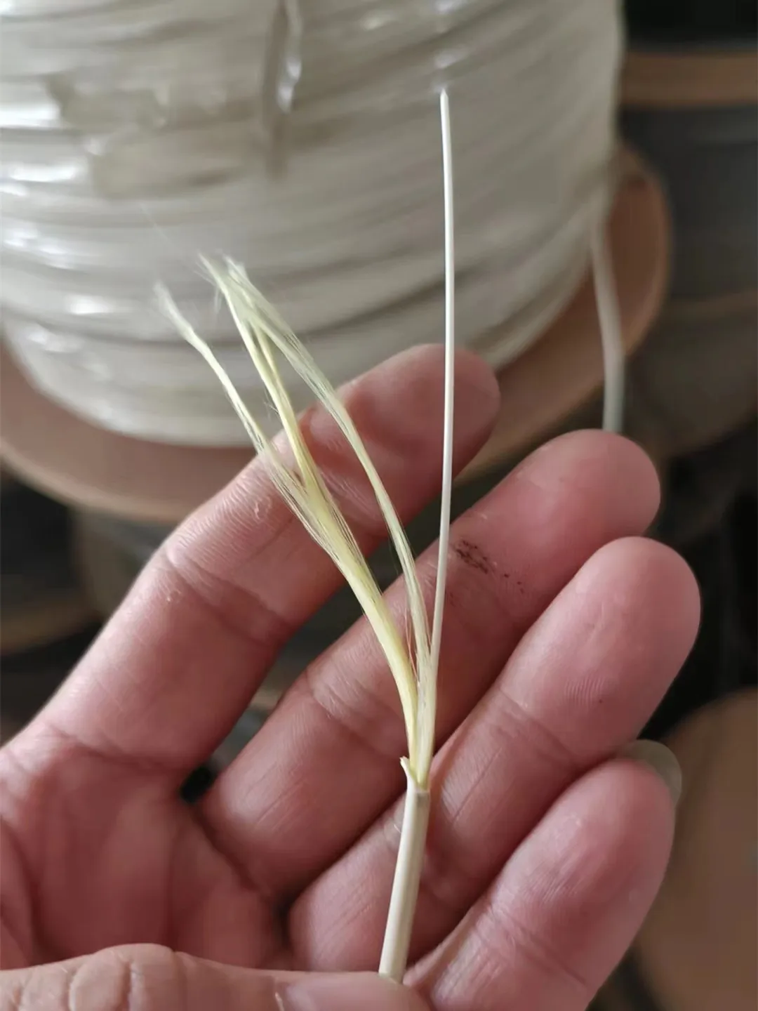 Гибкий оптический кабель 1000 метров 1 ядро 2 8 мм одномодовый оптоволоконный Арамид