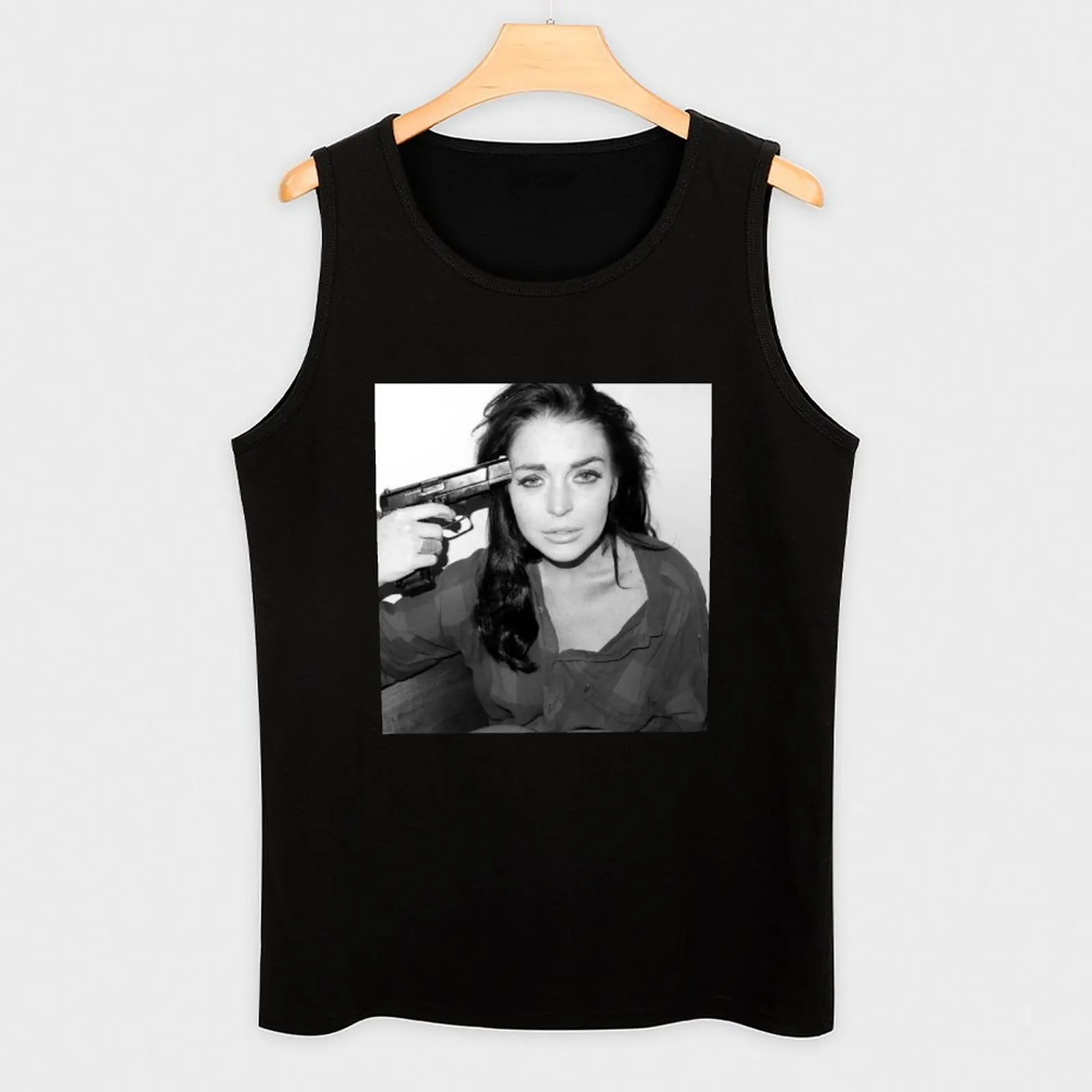 Lindsay Lohan - майка без рукавов с пистолетом мужская футболка для спортзала одежда