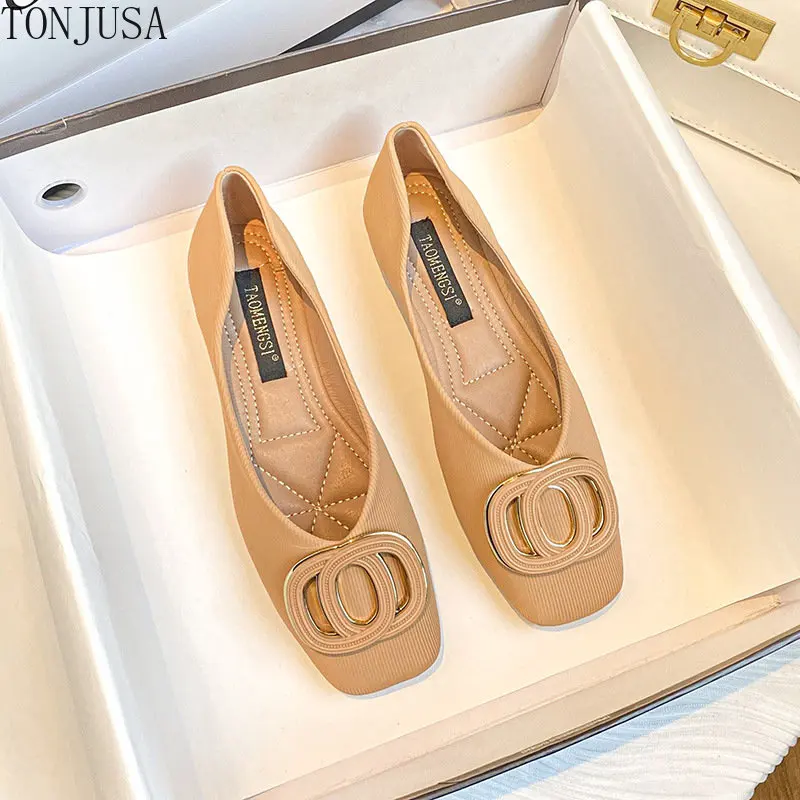 

2023 New Four Seasons Flat Shoes with Soft Soles Plus Size 41-43