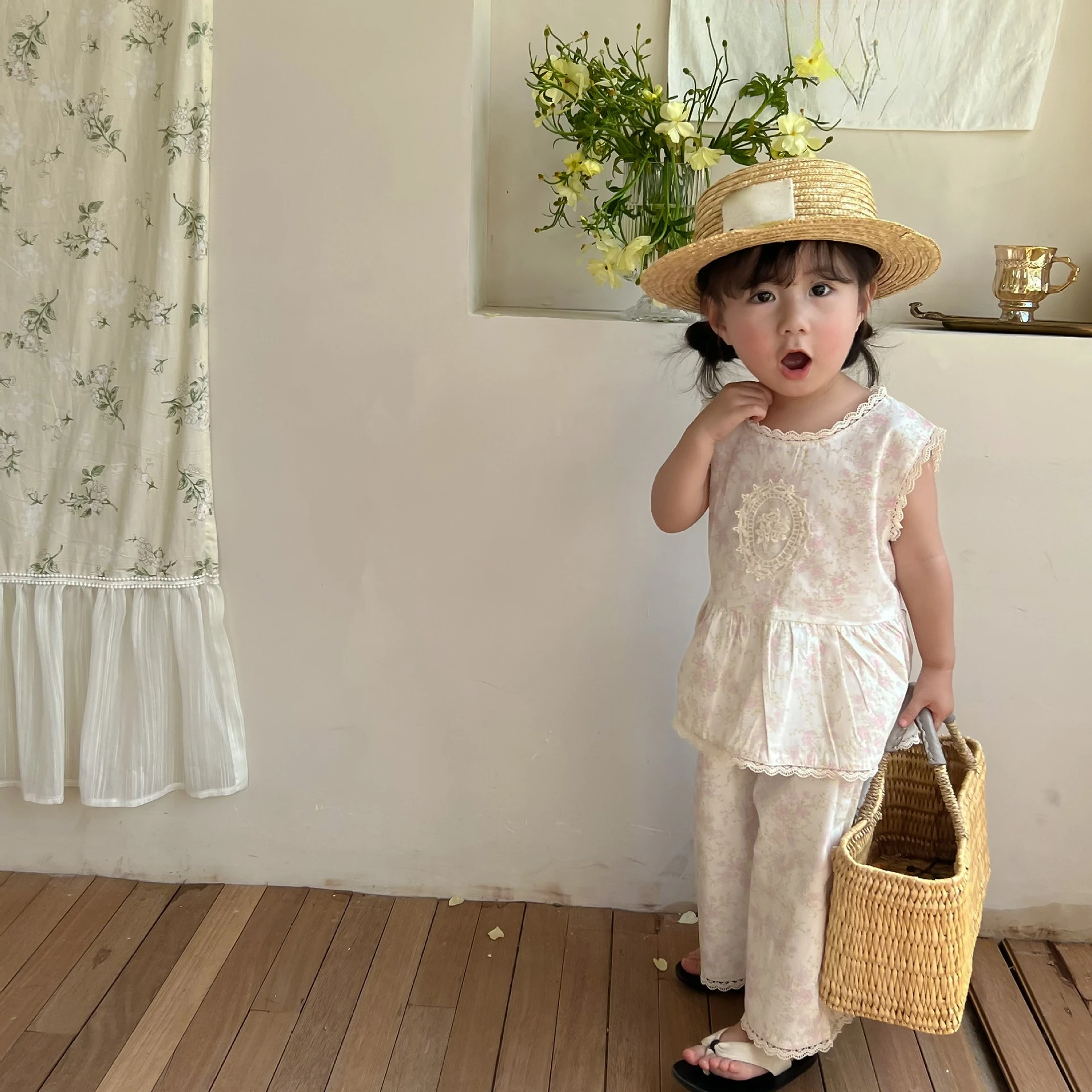 

Baby Clothing Sets Children Kids Clothes Girls Floral Lace Ruffles Sleeveless Tops+Pants Suits 2pcs Girls Sweet Set