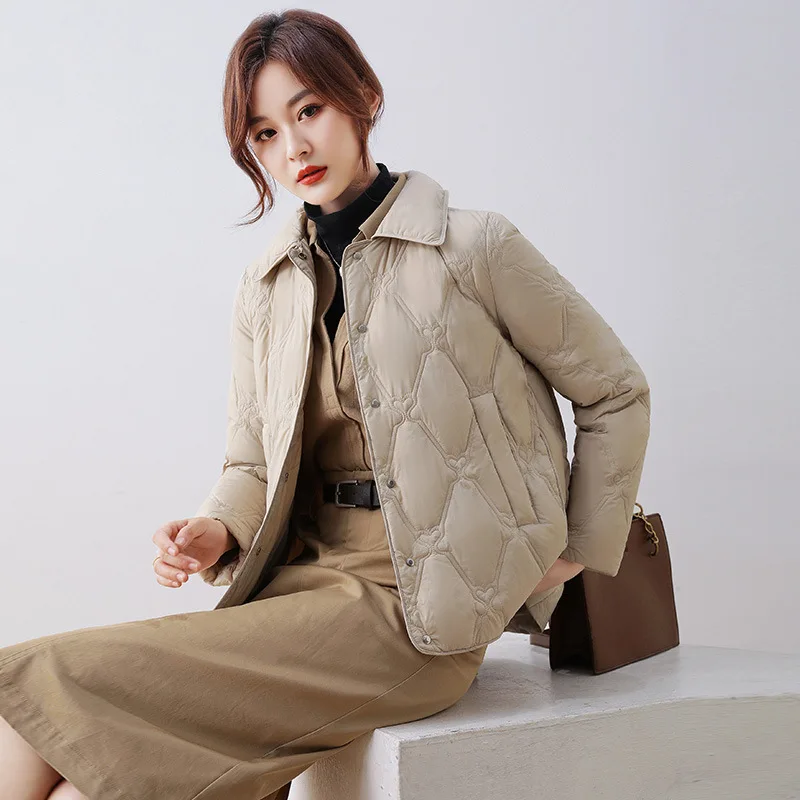 Fashionable Short Women's Down Coat with Diamond Pattern 90% White Duck Down and Doll Collar Perfect for Fall and Winter