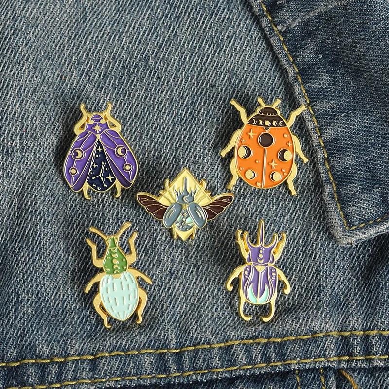 

Butterfly Ladybird Insects Pins Brooch Lapel Badges Men Women Fashion Jewelry Gifts Collar Hat Charm Accessories
