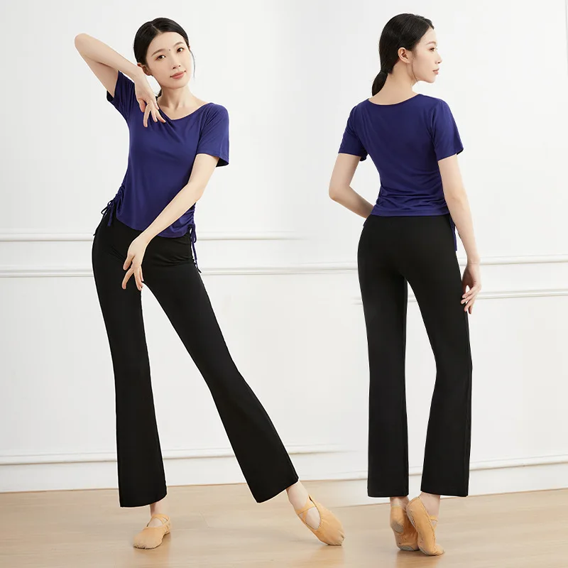 Тренировочный костюм для женщин с V-образным вырезом и рукавами средней длины