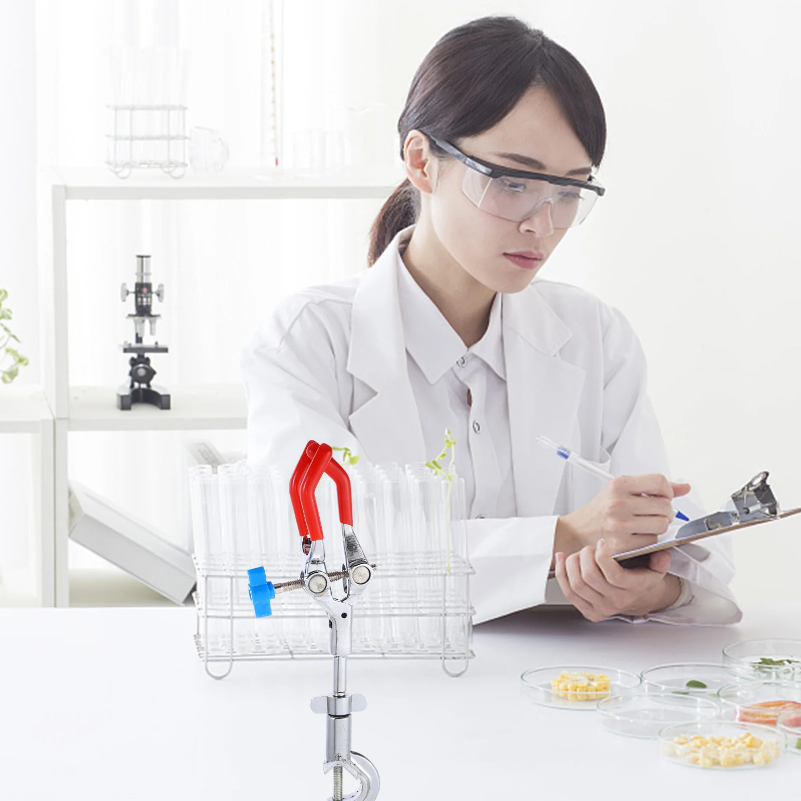 Рисунок 6 - Лабораторный зажим с 3 зажимами