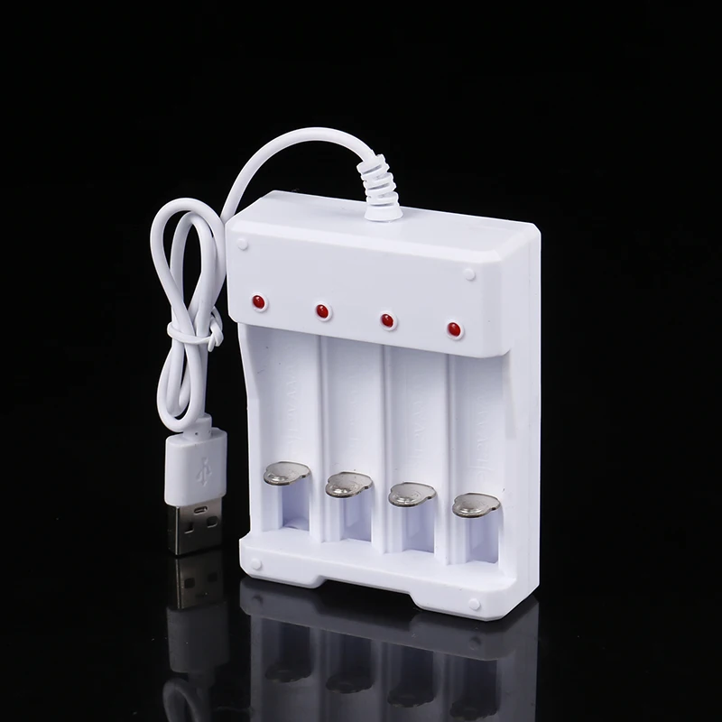 

4 Slots USB Fast Charging AAA and AA Battery Charger Short Circuit Protection Retractable Spring Battery Charging Base Wholesale