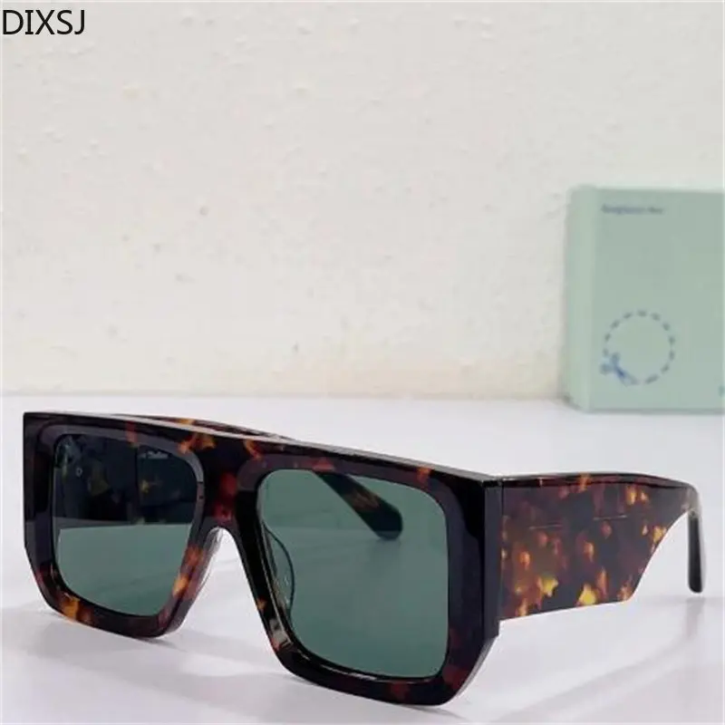 

High Quality Sunglasses 013 fashion classic thick frame oversized temples with double arrow men women travel vacation With box