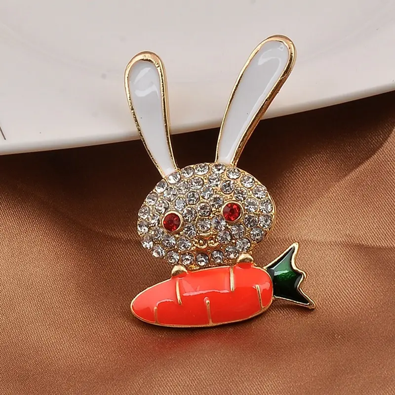 

High Quality Zodiac Rabbit Brooches Inlaid Diamond Animal Pin Rabbit Carrot Accessories Lovely Bunny Party Brooch Pin Gifts