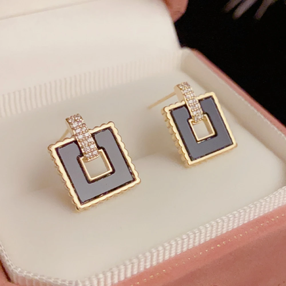 

Square Black White Enamel Earrings Geometric Element Korean Fashion Advanced Sense Charm Jewelry Hypoallergenic Pride Accessory