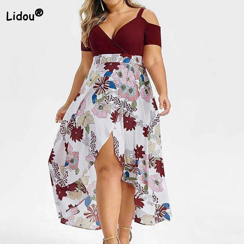 Женское платье с открытыми плечами