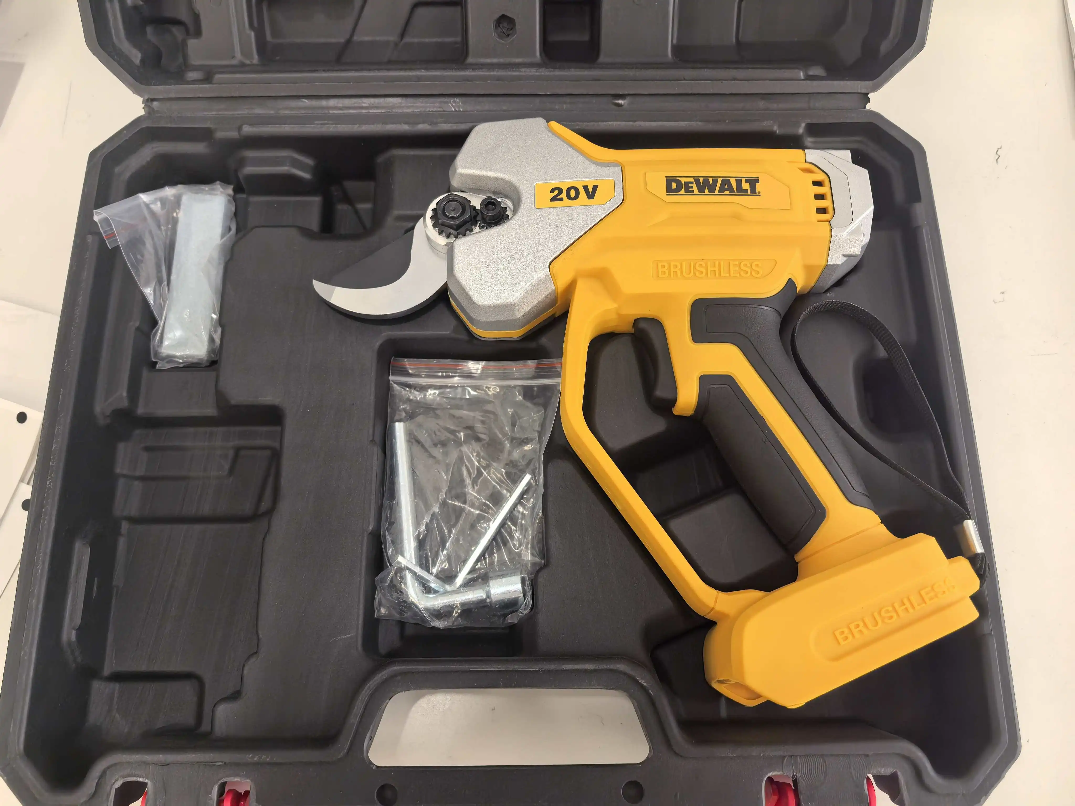 

DEWALT Аккумуляторный секатор 20В
