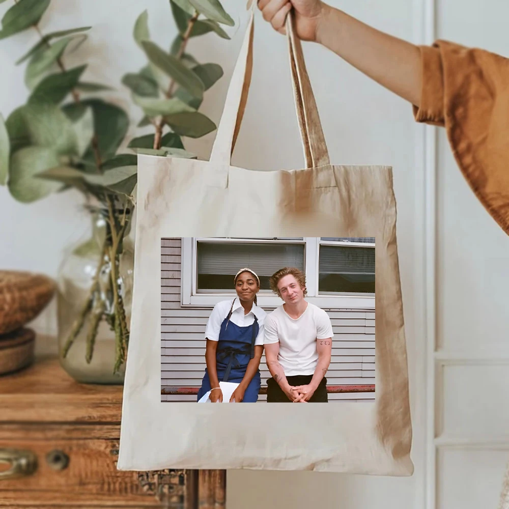 Женская сумка-тоут с изображением героев сериала Медведь