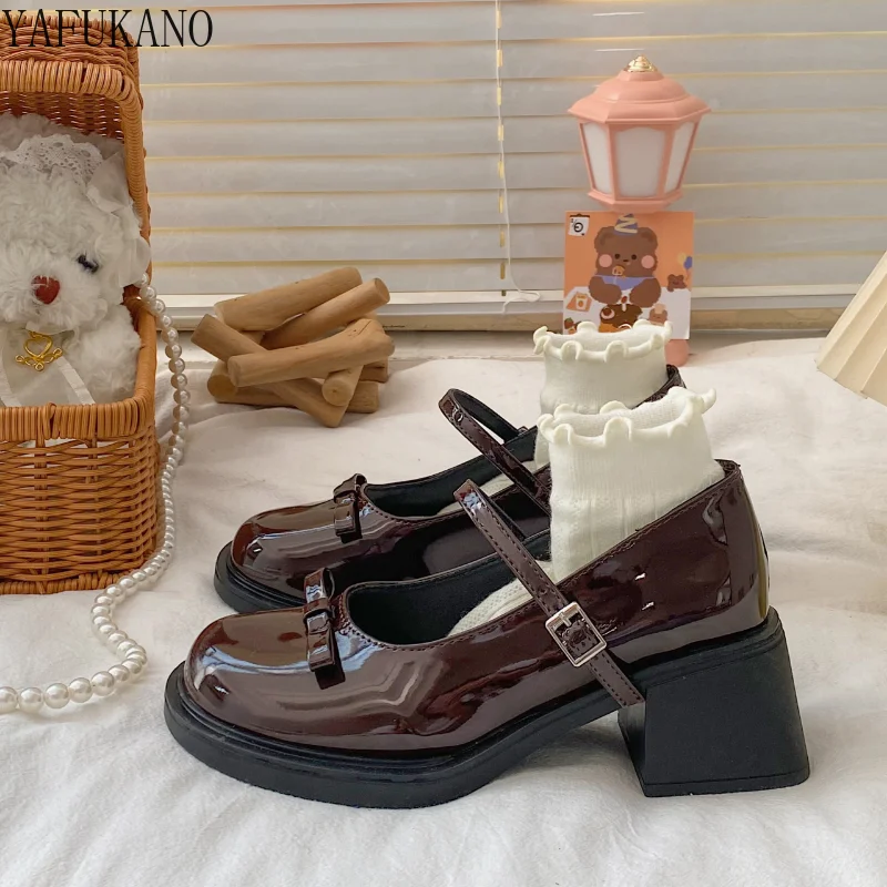 

Туфли Мэри Джейн на высоком каблуке, французская винтажная кожаная обувь с бантом, с круглым носком, в британском стиле, туфли-лодочки с ремешком и пряжкой на массивном каблуке