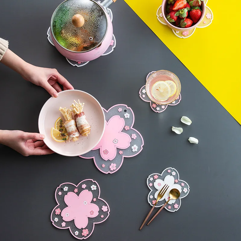 

Hangable Insulation Mats Dining Table Mats Non-slip Coasters Kitchen Accessories PVC Placemats Anti-scalding Mats