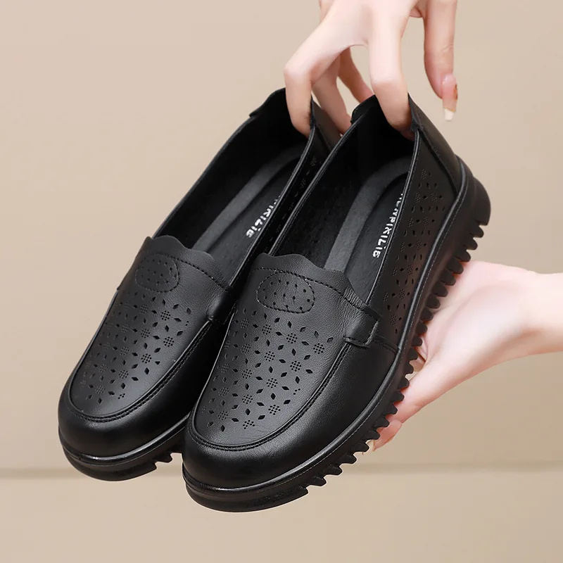 

Autumn Women Flat Shoes Woman Genuine Leather Breathable Soft Casual Shoes Femme Slip on Walking Shoes Mother Shoes Plus Size