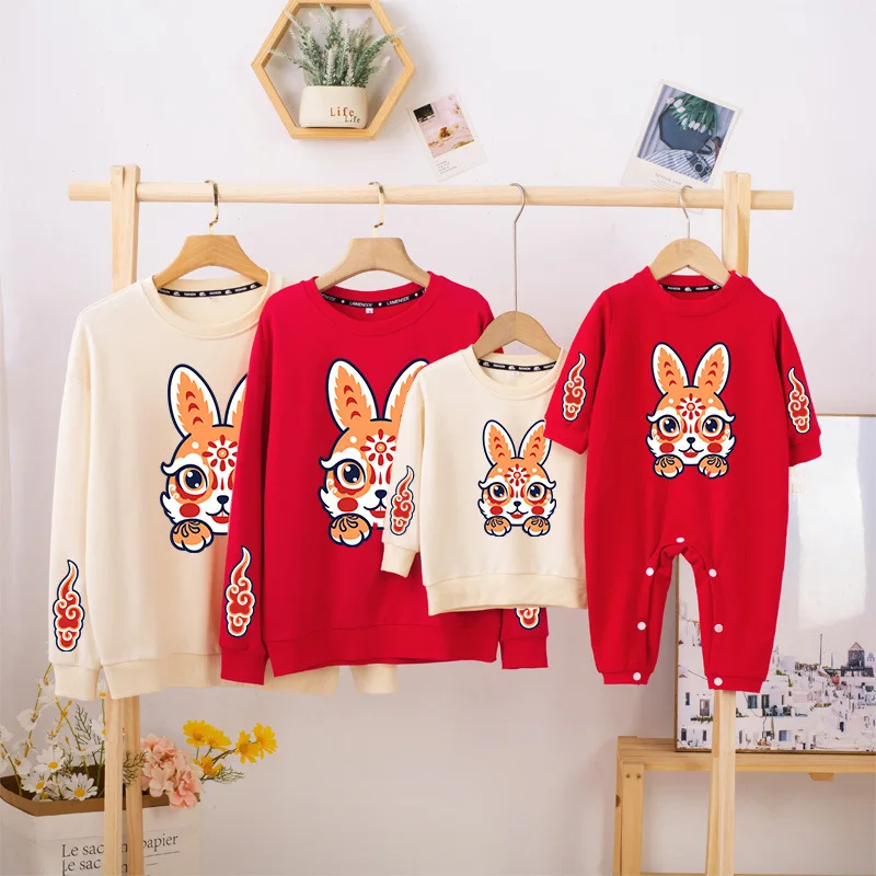 

Весенне-осенняя и зимняя одежда с кроликом для родителей и детей красная Детская толстовка одежда для всей семьи