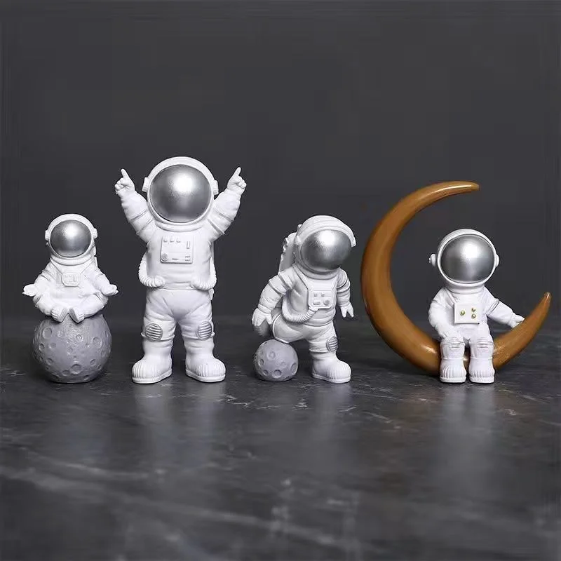1pc Resin Astronaut Figure Statue Figurine Spaceman Sculpture Educational Toys Desktop Home Decoration Astronaut Model Kids Gift 2
