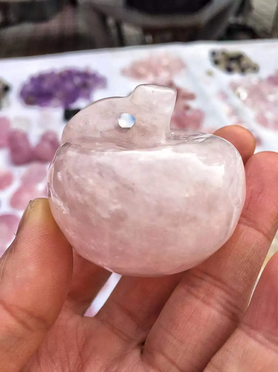 

Natural crystal Powder crystal stone hand-carved pink apple for Christmas gifts