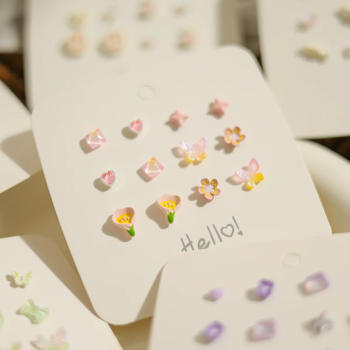 Новые модные яркие блестящие серьги-гвоздики KADRUFI в виде цветов бабочек милые