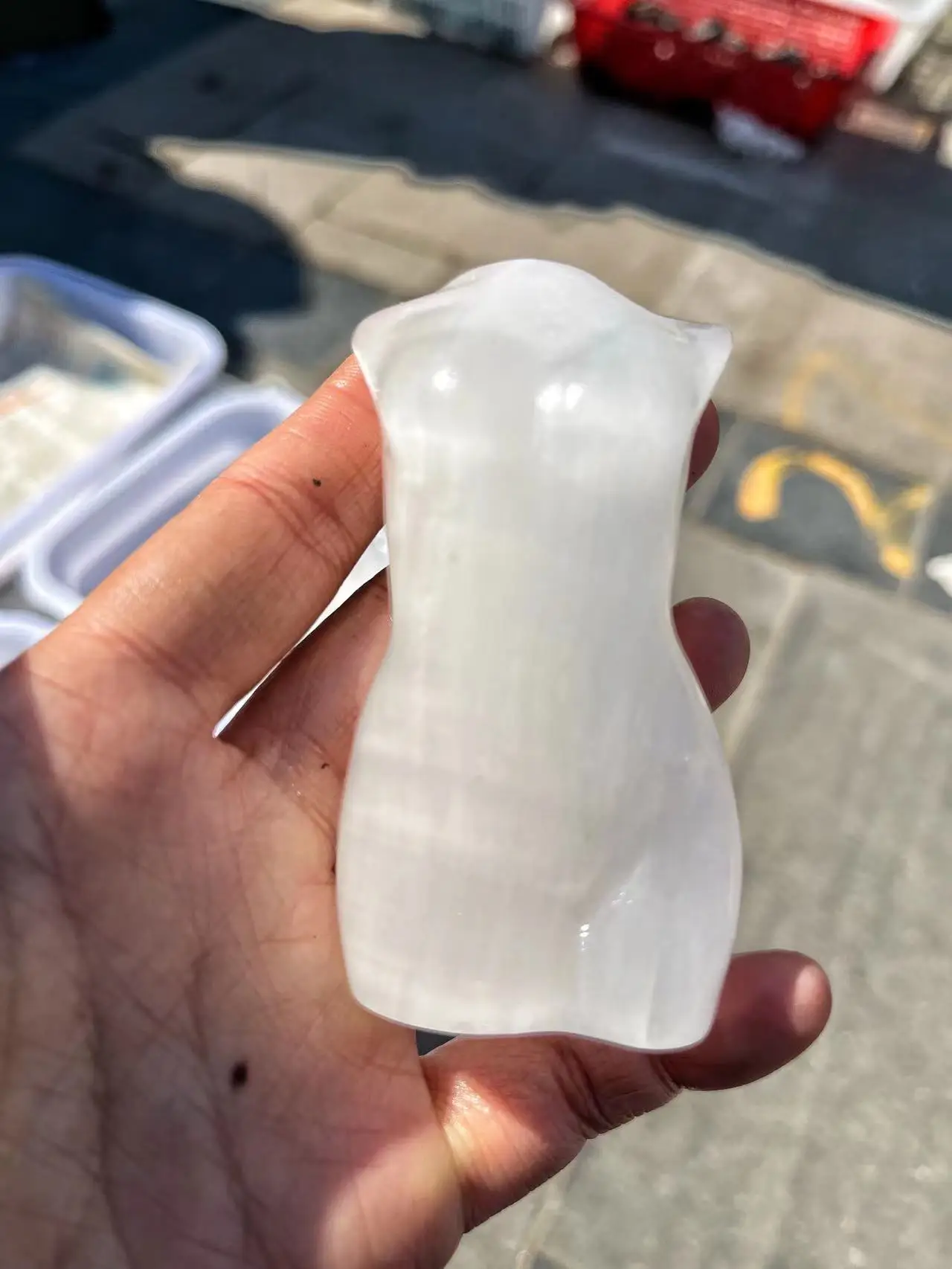 

Selling Customized unique white gypsum quartz hand-made Woman's body for home decoration