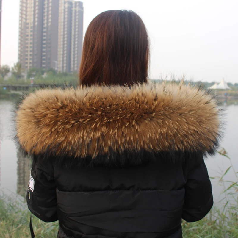 Зимний шарф из натурального меха енота