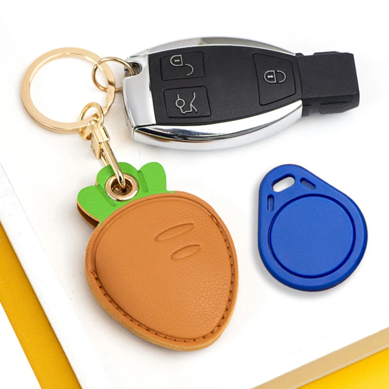 

Cute Carrot Keychains Girl Boy Funny Key Chain Pinecone Key Ring Holder Gift for Bag Purse Charms Pendant Jewelry Accessories