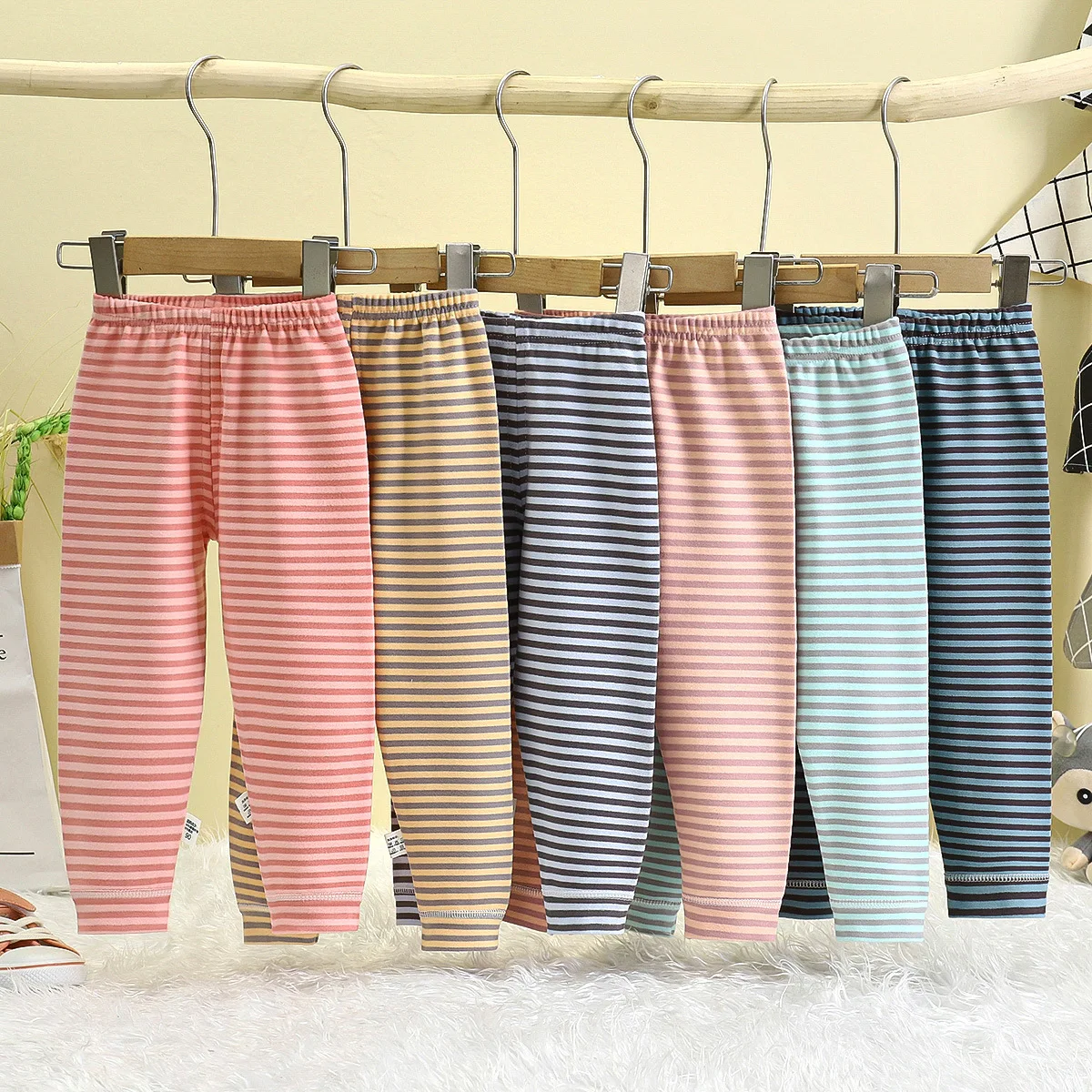 

2022 Весенние и модные спортивные толстовки для мальчиков и девочек, мультяшный теплый флисовый свитшот, детская одежда, детское пальто, курт...