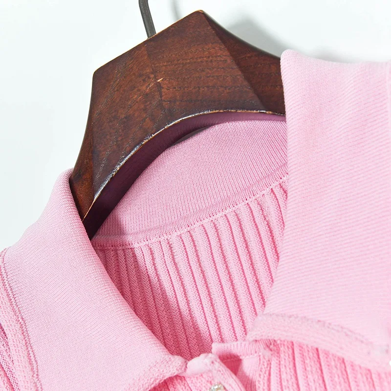 Мини-платье женское трикотажное с отложным воротником и коротким рукавом