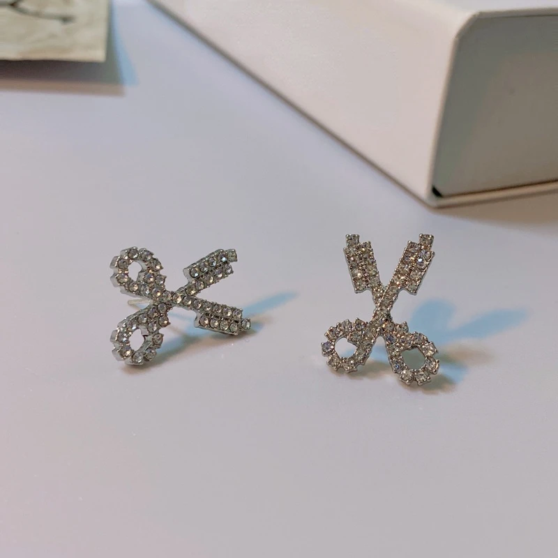 

S925 needle Modern Jewelry Scissors Earrings 2021 New Trend High Quality Shiny Crystal Personality Stud Earrings For Party Gifts