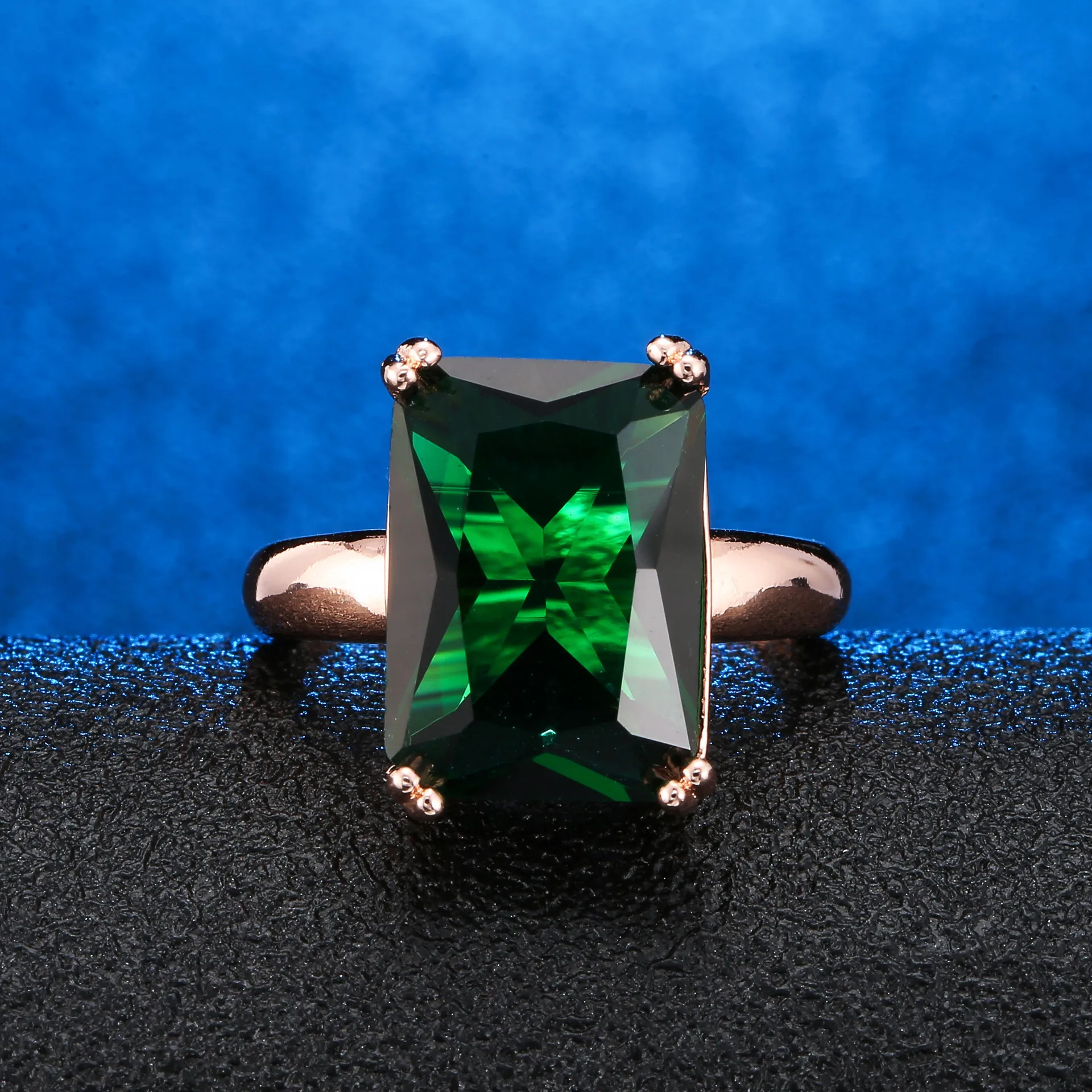

Synthetic Emeralds Rings For Women Luxury Fashion Korean Style Engagement Rings Aestethic Crystals High Quality
