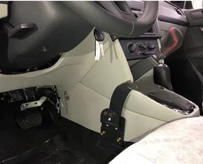 Тормоз и дроссельная заслонка для инвалидов ручное управление