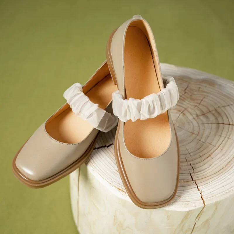 Женские туфли на плоской подошве из натуральной кожи с квадратным носком