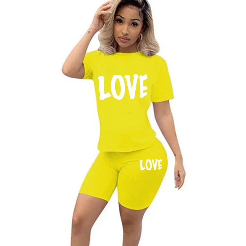 Футболка женская облегающая с круглым вырезом и принтом повседневный комплект