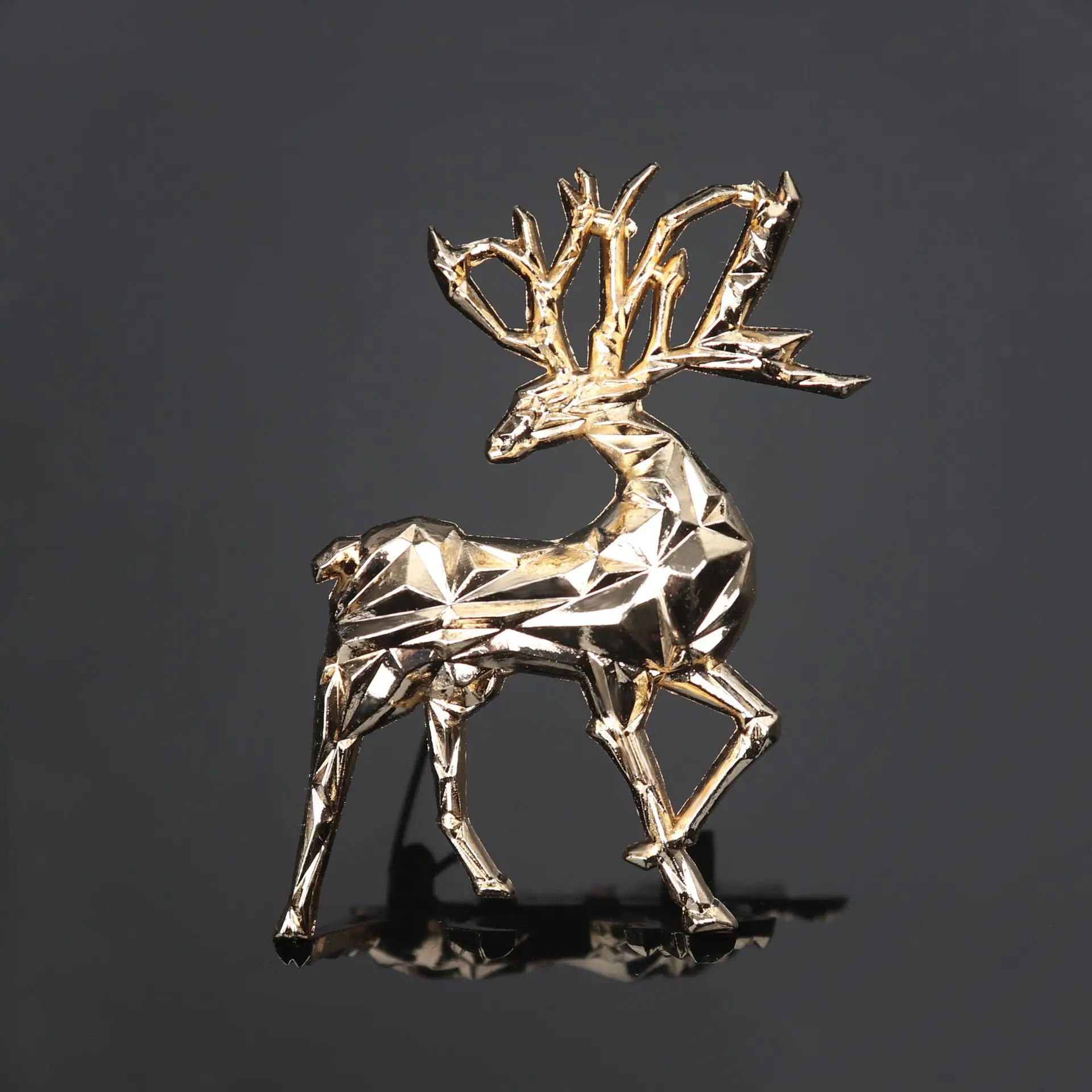 

Elk Deer Brooches for Women's Clothing Accessories Men's Corsage Decorative Clothes Brooch Spider Letter Metal Pins Christmas