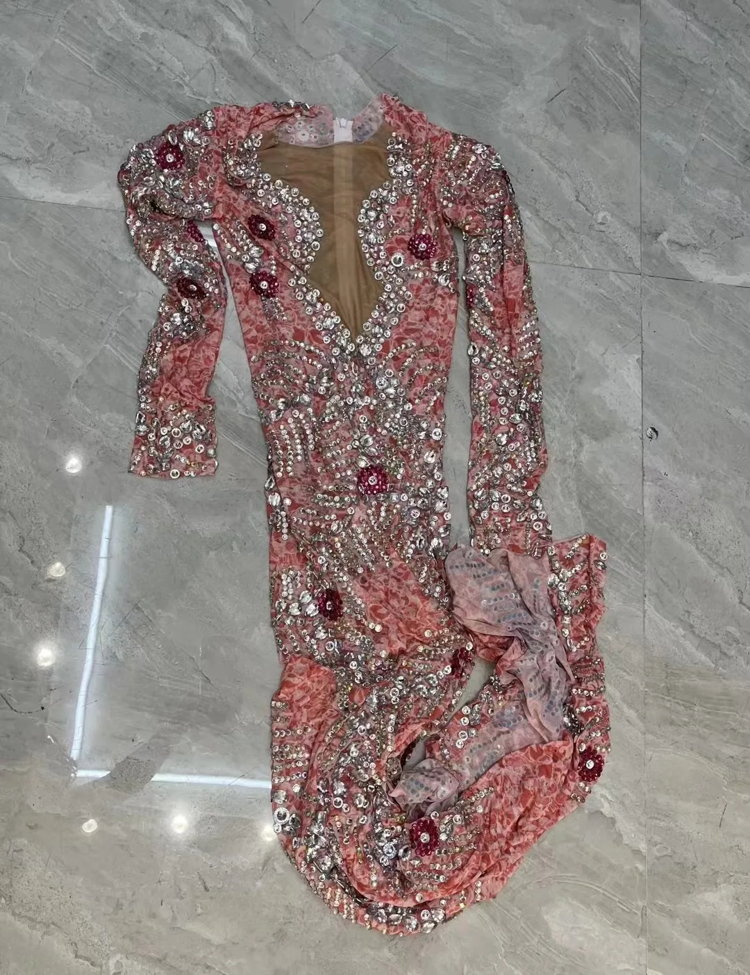 Женское вечернее платье со стразами Прозрачное стрейч розового и серебристого