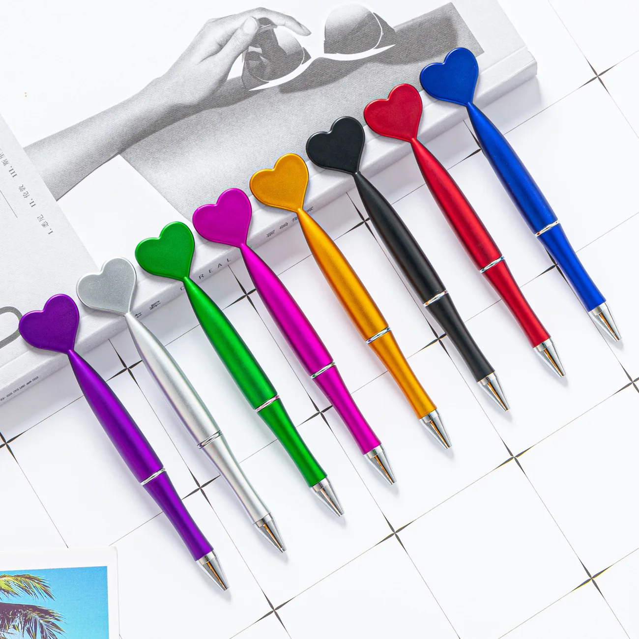 

20pcs Love Plastic Ballpoint Pen Student Stationery Gift Advertising Pen Wedding Party Brthday Gift Party Favors for Guest Gift