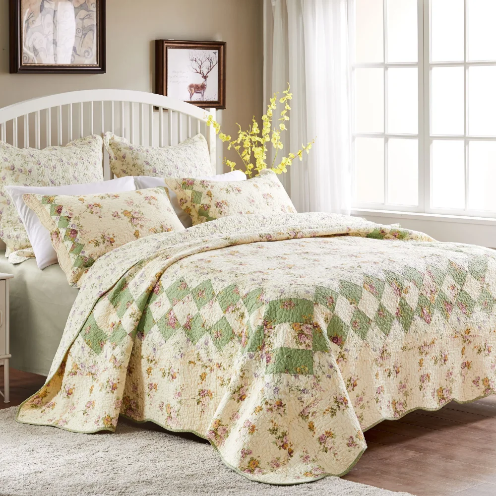 

OIMG Bloomfield Ivory 100% Cotton Patchwork Quilt and Pillow Sham Set