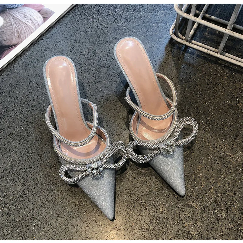 

Женские атласные туфли-лодочки со стразами и бантиком, на тонком высоком каблуке