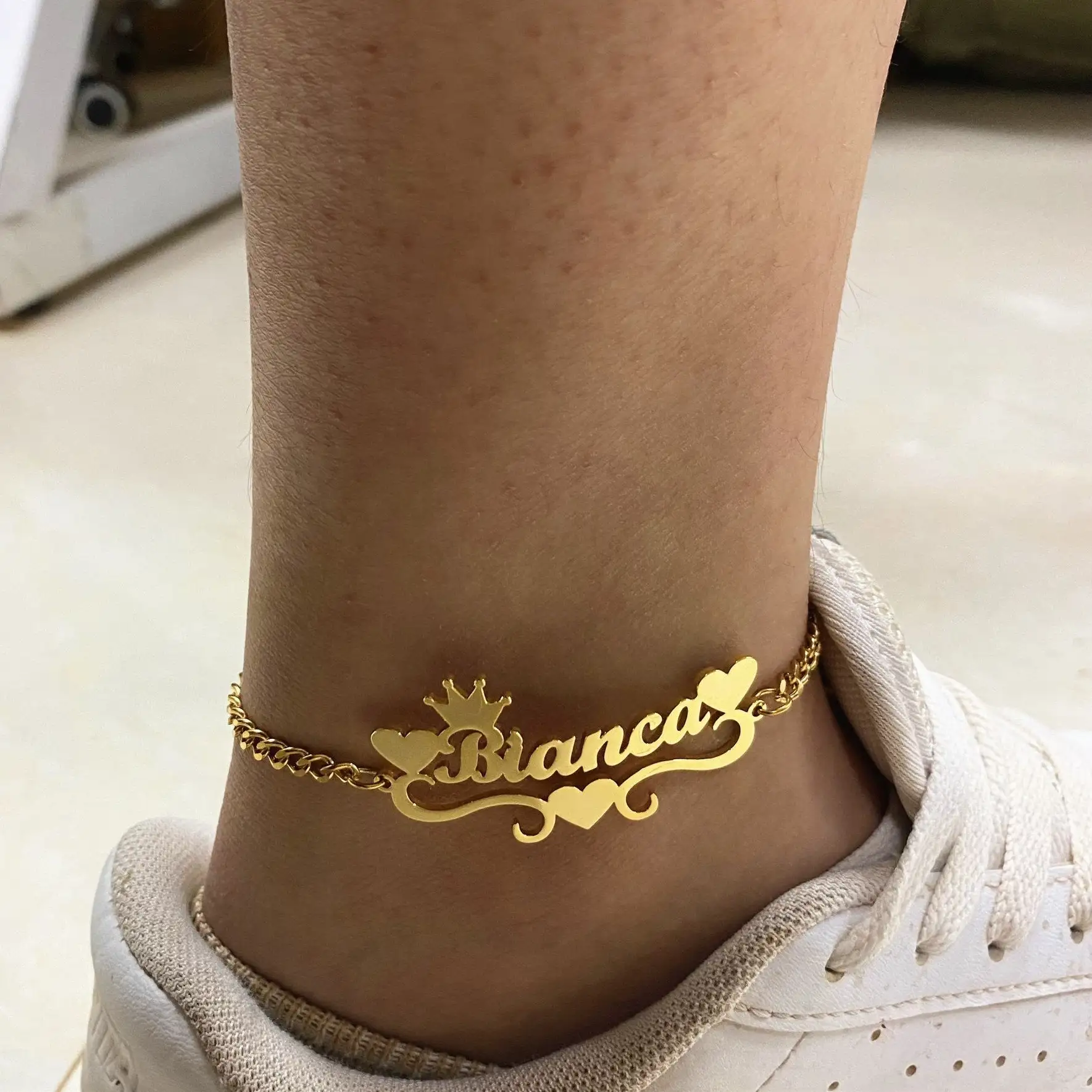 

Ножные браслеты с именем-ножные браслеты с именем под заказ-ножные браслеты с именной табличкой-ножные браслеты с именем под золото-ножные браслеты с кубской цепью-персонализированный подарок для женщин