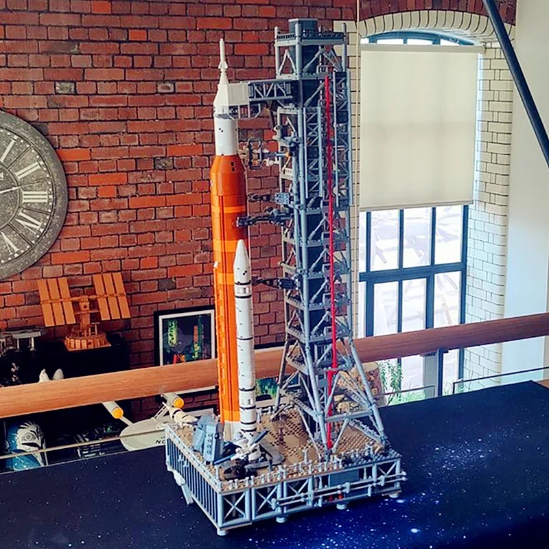 MINISO Космические строительные блоки 14+