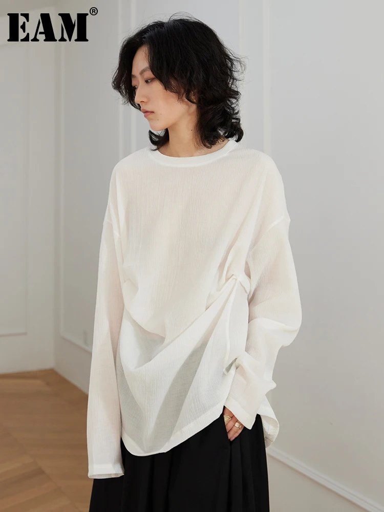 

[EAM] Women Casual White Irregular Pleated Big Size T-shirt New Round Neck Long Sleeve Fashion Tide Spring Autumn 2023 1DF3954