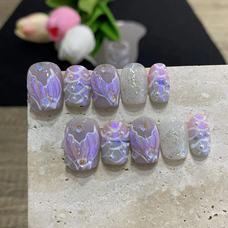

Короткие блестящие фиолетовые русалки, искусственные ногти ручной работы, полное покрытие, профессиональные носимые, современный дизайн ногтей