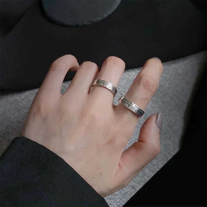 

2022 Hot Sale Of New Models Men Women Fashion Hip Hop Personality Cold Breeze Open Index Finger Ring Metal Roman Numeral Ring
