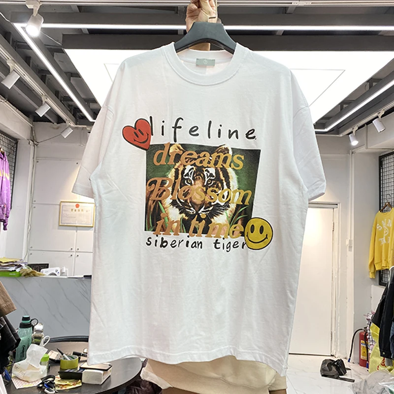 

2022 Men T Shirt Hip Hop Heart Red Smiely Tiger Life Line Dreams Blosson In Time Letter Print Streetwear Summer Loose Cotton Top