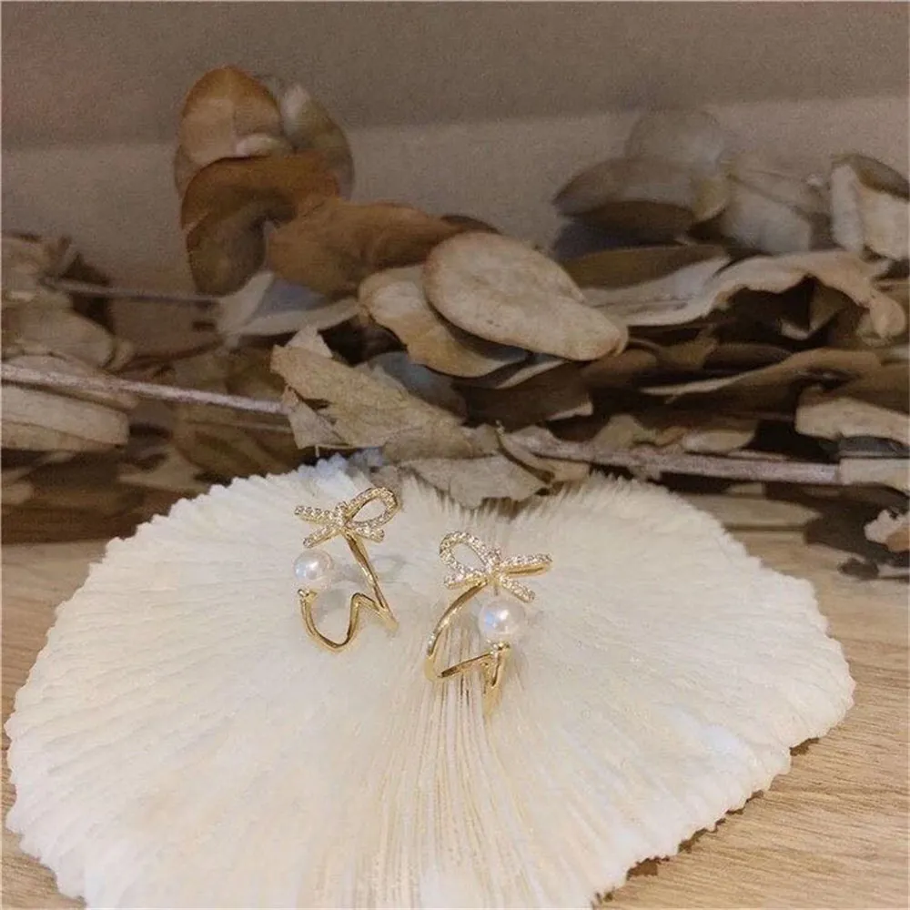 

Женские серьги-гвоздики из серебра 925 пробы, с жемчугом