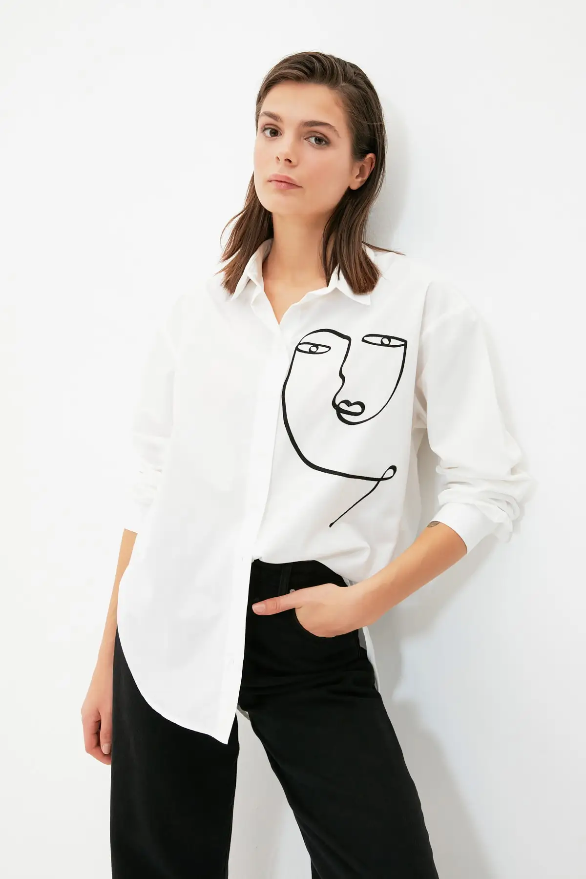 

Trendyol Embroidered Shirt TWOAW22GO0494