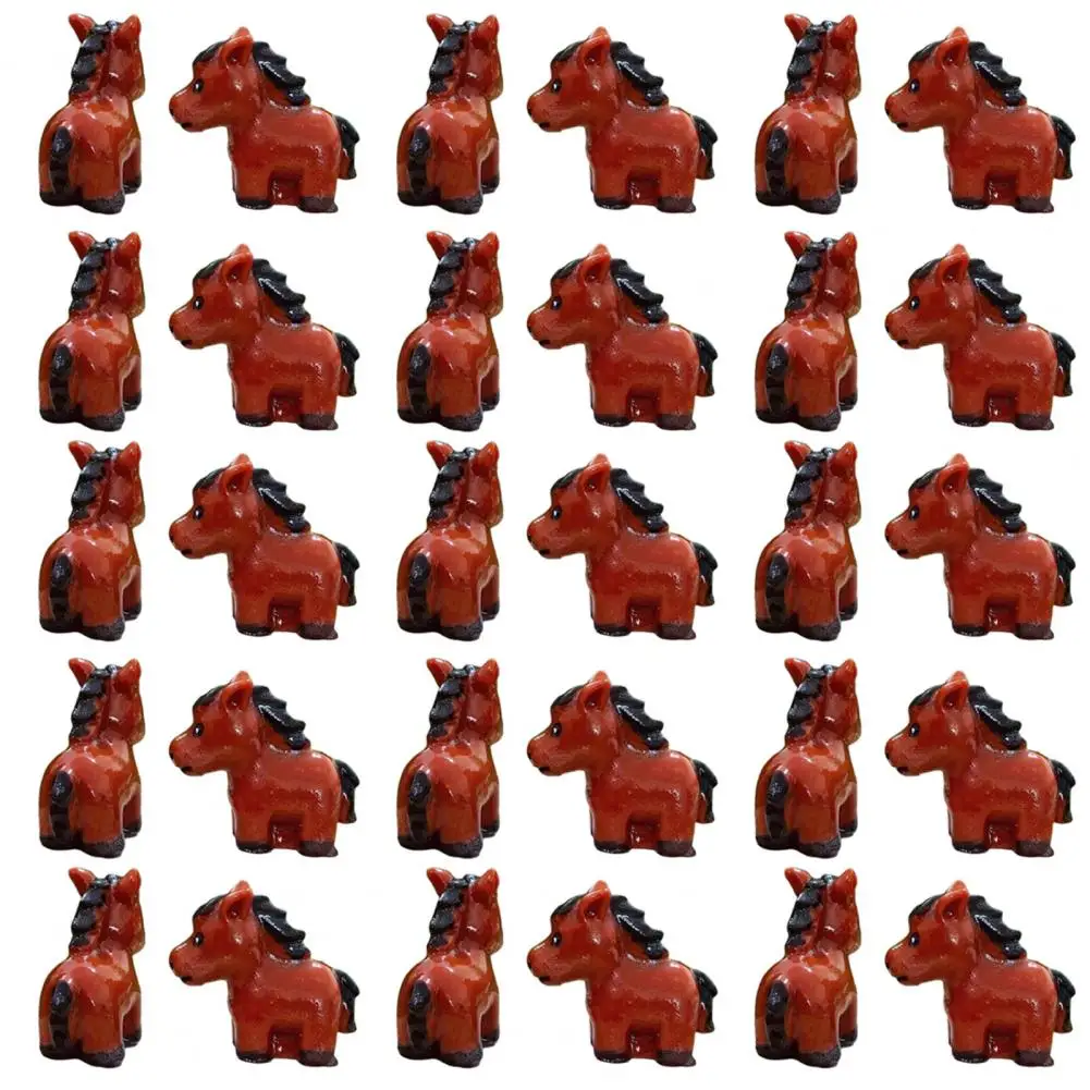 

Миниатюрные фигурки лошадей из смолы